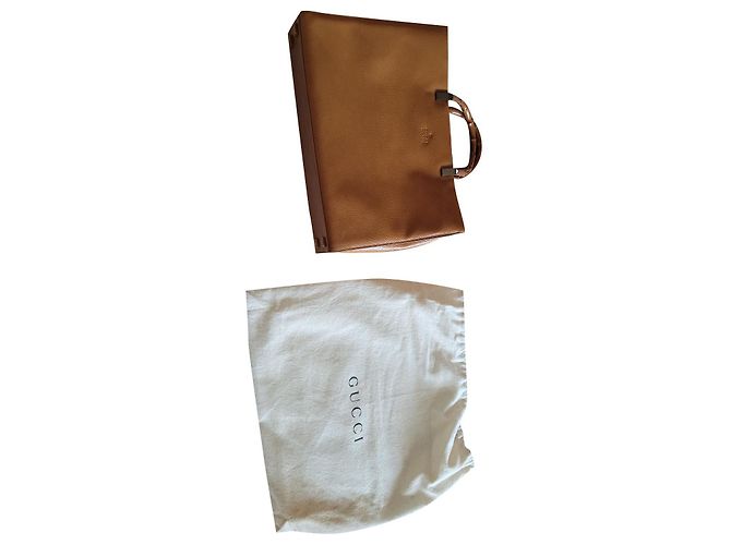 Bolsa de mão Gucci Bamboo em couro caramelo