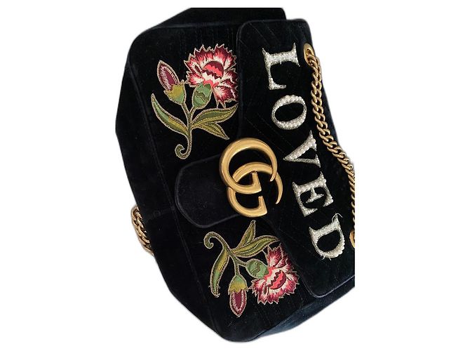 Gucci Marmont Handtasche aus schwarzem Samt