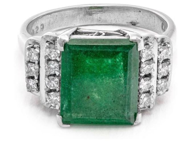 Autre Marque Ring mit Smaragd und Diamanten in Platin Grau