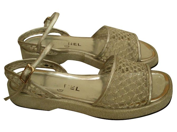 Chanel Sandalen Silber