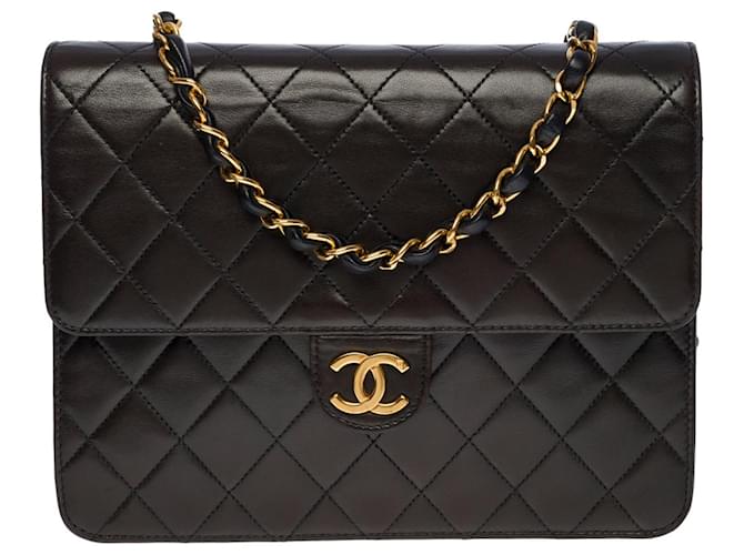 Splendide sac bandoulière Chanel Pochette Classique Flap bag en cuir matelassé marron, garniture en métal doré Marron foncé  ref.488257