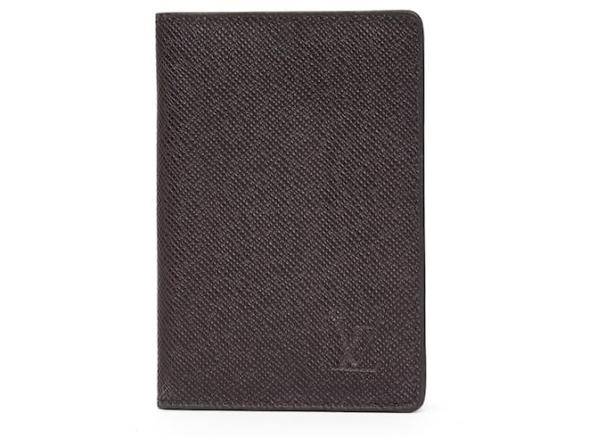 Louis Vuitton PASSHÜLLE TAIGA CHOCO Dunkelbraun Leder  ref.488268