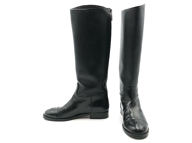 Chanel riding boots in black leather  ref.488335