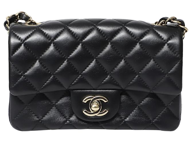 Mini bolsa com aba retangular Chanel acolchoada em couro de cordeiro preto  ref.488642