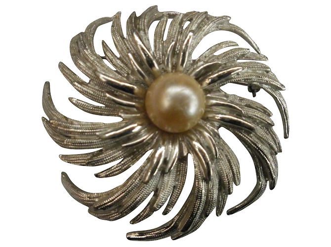 Autre Marque Brosche mit Perle Silberfarben Metall