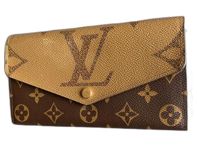 Louis Vuitton Sarah Wallet