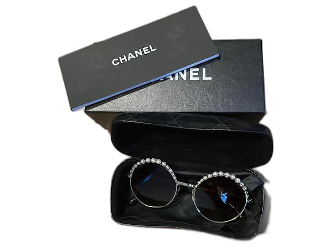 Chanel óculos de sol redondos, metal e pérolas de imitação Castanho claro  ref.491001