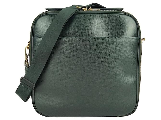 Louis Vuitton Taiga Tula business bag with shoulder strap Green