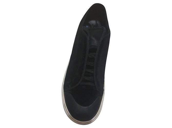 Alexander McQueen Sneaker aus schwarzem Samt Gr. 40
