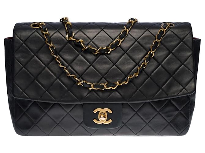 Sublime Sac Chanel Timeless/Classique Flap bag en cuir d'agneau matelassé noir, garniture en métal doré  ref.495327