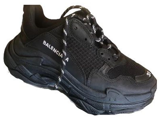 Balenciaga Triple S Sneaker Schwarz