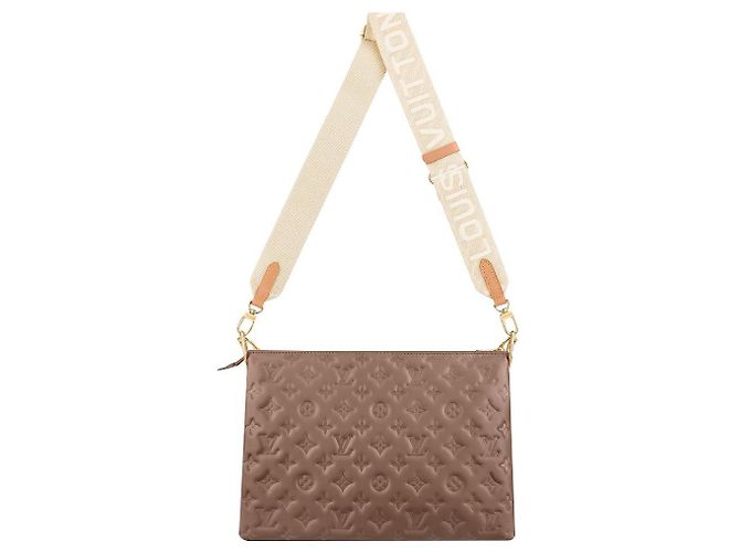 Louis Vuitton Bolsa LV Coussin MM Taupe Marrom