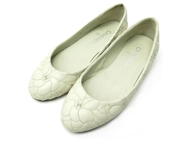 CHANEL CAMELIA G SHOES27322 36.5 FLAT SHOES CREAM LEATHER BALLERINAS  ref.496724