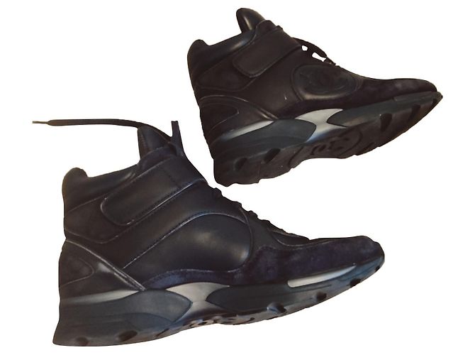 Sneakers Chanel in pelle nera Nero