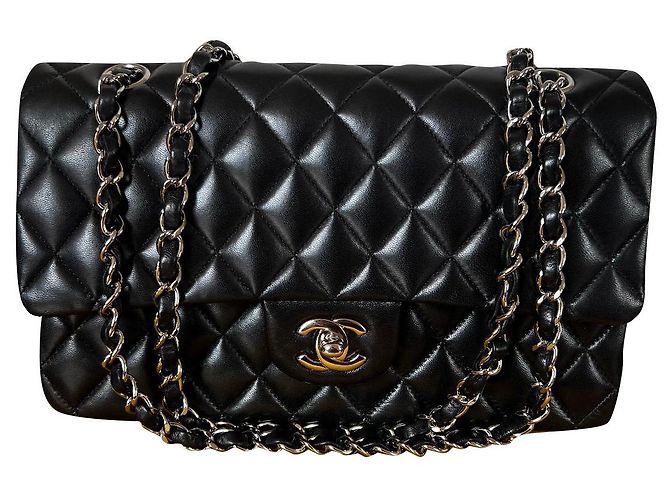 Chanel 2:55 Handtasche aus schwarzem gestepptem Leder