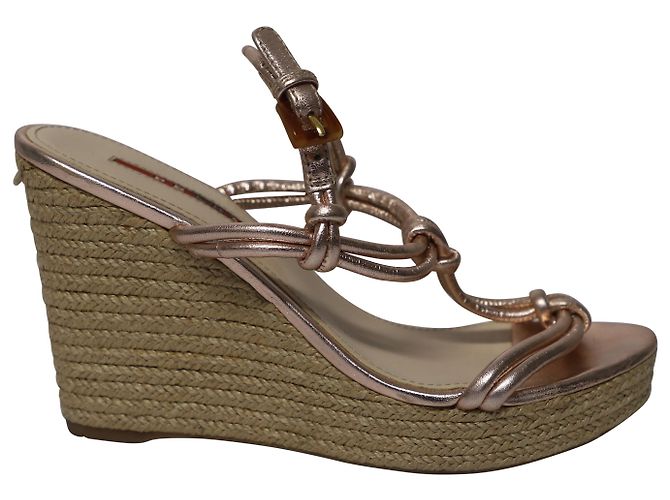Prada Sport Espadrilles Compensées en Cuir Doré