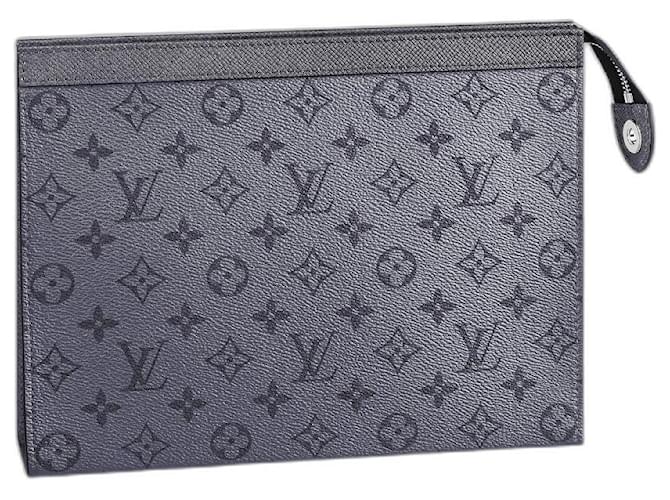 Louis Vuitton LV pochette voyage cinza metalizado Prata Couro  ref.500834