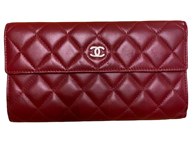 Chanel carteiras Vermelho Couro  ref.500912