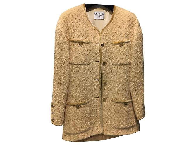 Traje de Falda Chanel de Tweed Amarillo