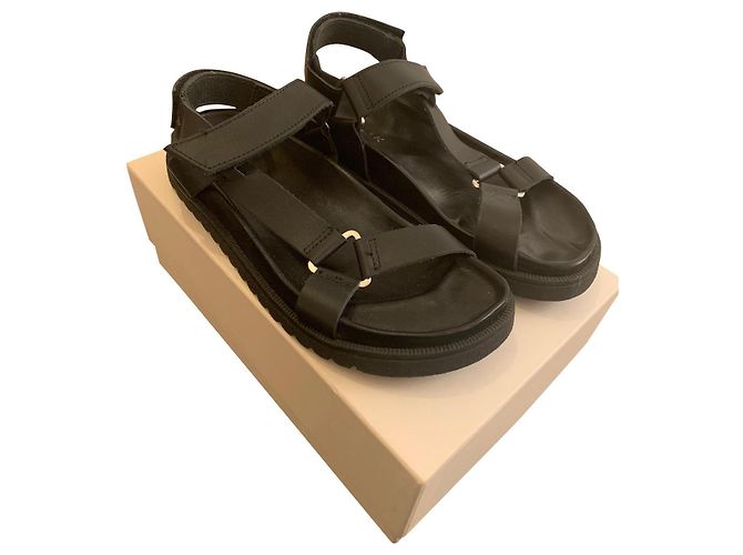 Paire de dad sandale noire Jonak