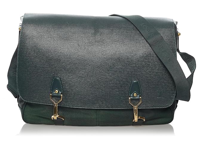 Louis Vuitton Green Taiga Dersou Dark green Leather ref.502071 - Joli Closet
