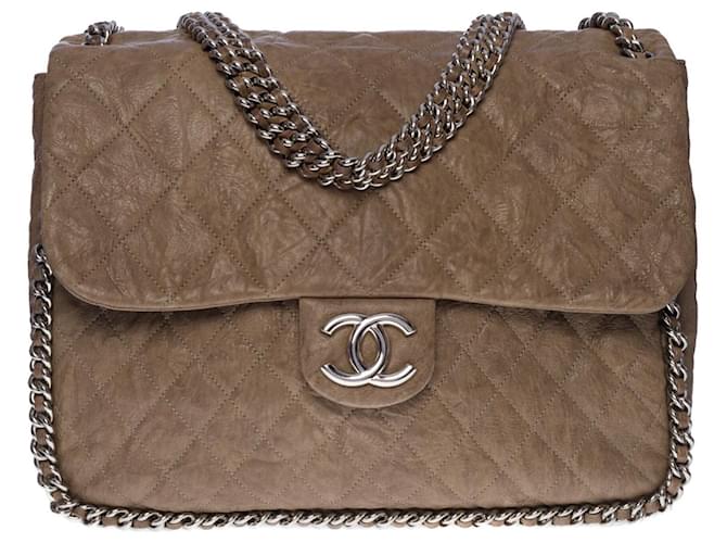 Majestueux Sac à mains Chanel Classique Maxi Jumbo Chain Around en cuir vieilli taupe, garniture en métal argenté  ref.502600
