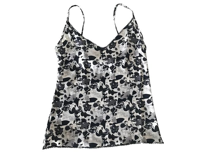 Top de seda Chanel com padrão de monograma e CC Preto Branco