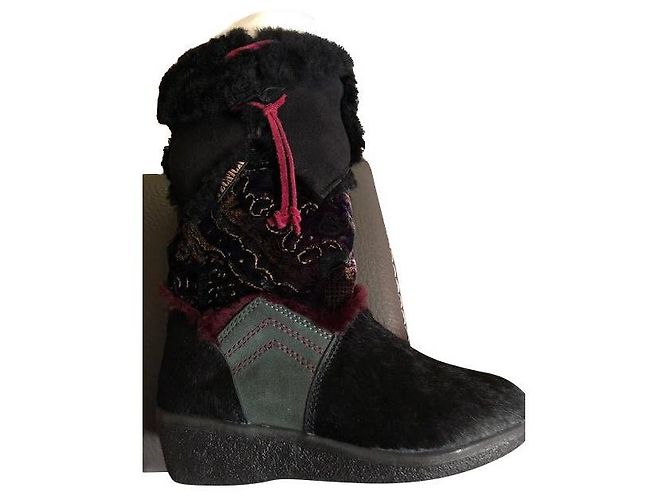 Autre Marque Botas de nubuck y pelo de cabra negras Negro