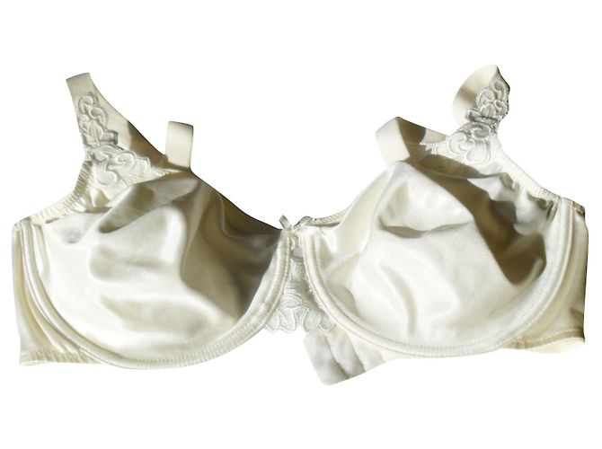 Autre Marque Sujetador push-up Chantelle beige de encaje