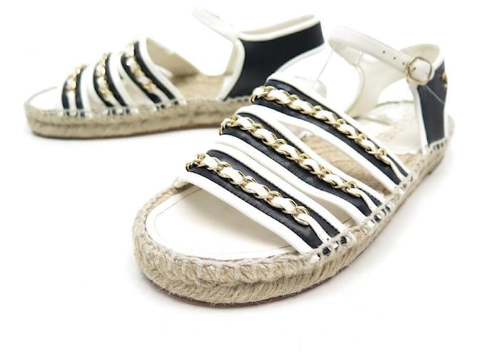 CHANEL G SHOES35930 TWO-TONE CHAIN LEATHER SANDALS 37 BLACK & WHITE SHOES  ref.505898
