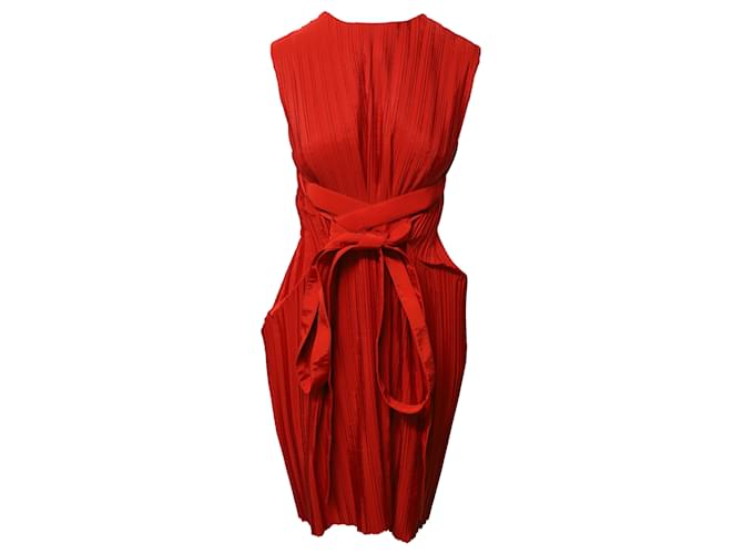 Victoria Victoria Beckham Pleated Belted Dress in Red Polyester  ref.506560