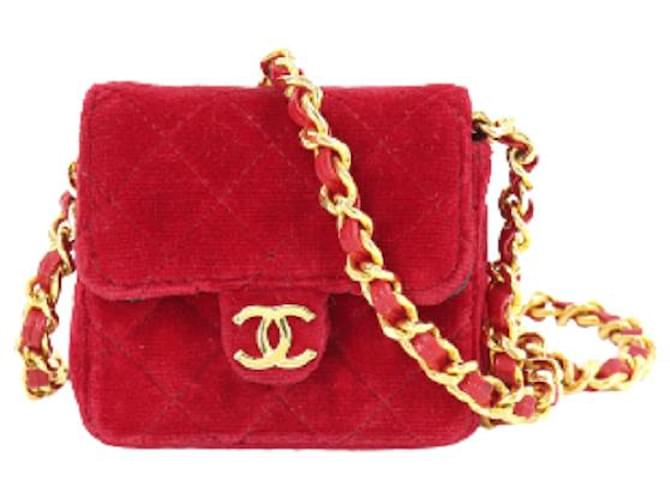 Used] Chanel Minimini Matelasse Chain Shoulder Bag Velor Red Vintage Coco  Mark Gold Metal Fittings Cloth ref.506637 - Joli Closet