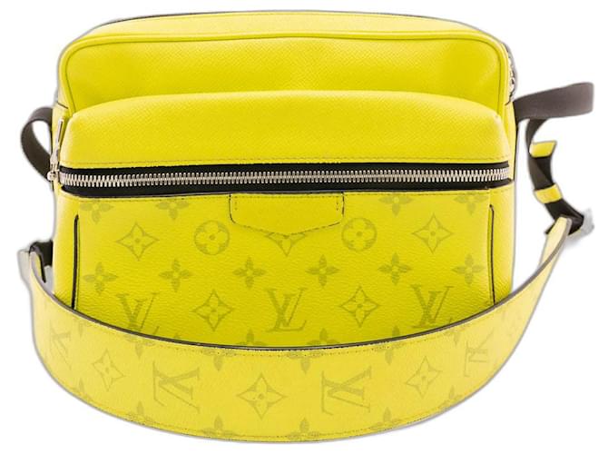 Louis Vuitton Mensageiro ao ar livre Amarelo Couro  ref.507674