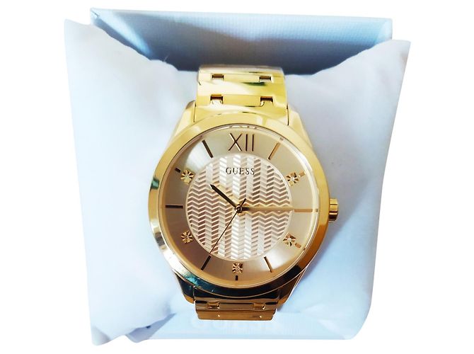 Reloj Guess Tux Dorado de Acero