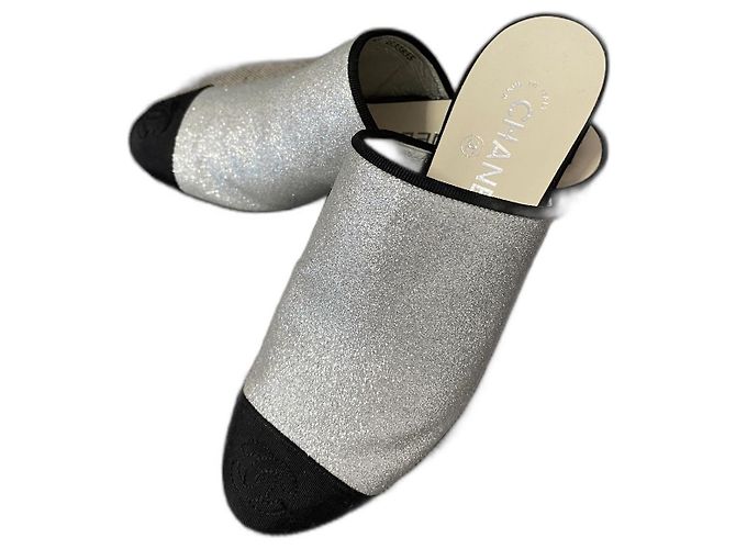 Chanel Pantoletten Stoff Silber Hardware 37