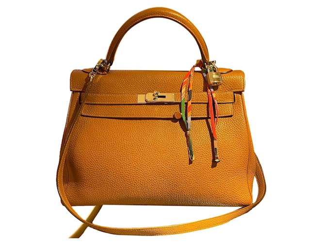Hermès Kelly 32 gold leather cms Beige  ref.509182