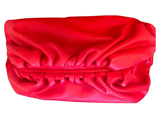 Bottega Veneta Pouch in nail polish color Red Leather  ref.509514