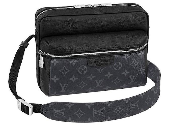 Louis Vuitton LV Outdoor messenger new Black