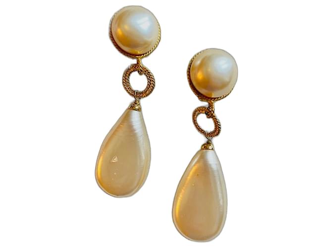 Chanel Earrings Golden Pearl  ref.511616