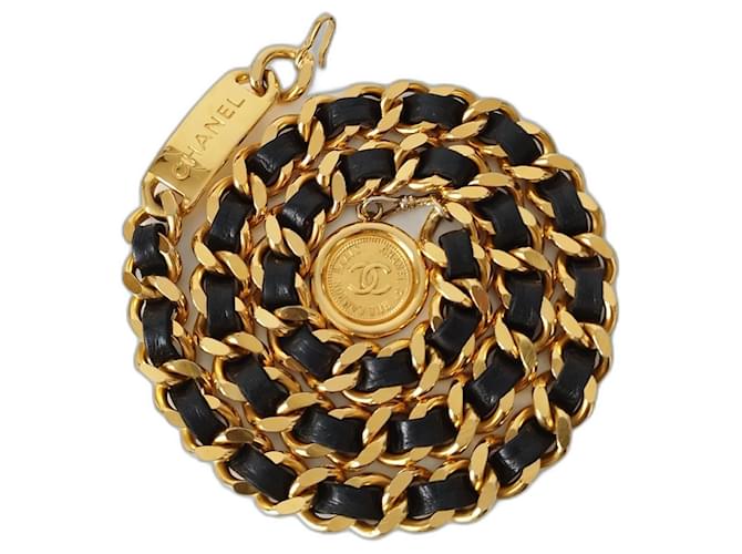 Cinturón Chanel de cuero dorado y negro.  ref.514688