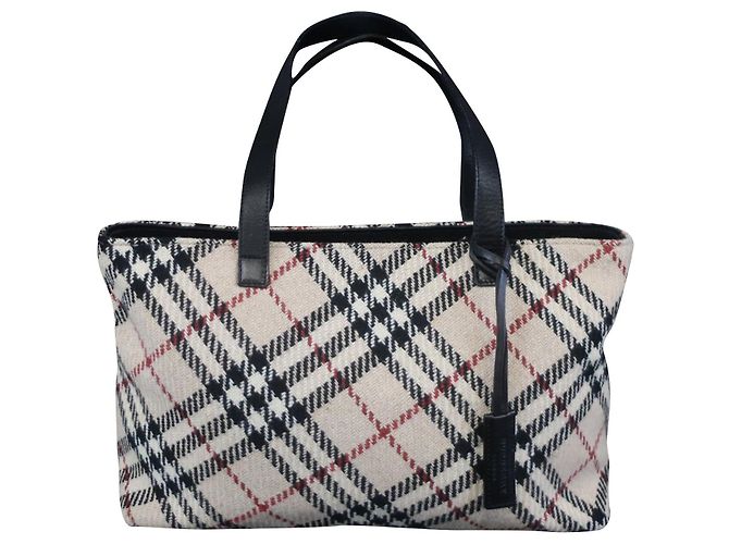BURBERRY - Handtasche aus Strick