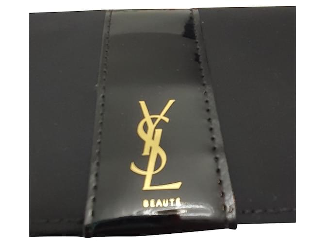 Yves Saint Laurent leather pouch for makeup palette Black  ref.514847