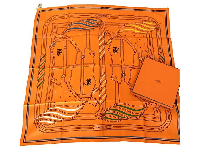 Pañuelo de seda Hermès Quadrige au Fil Naranja
