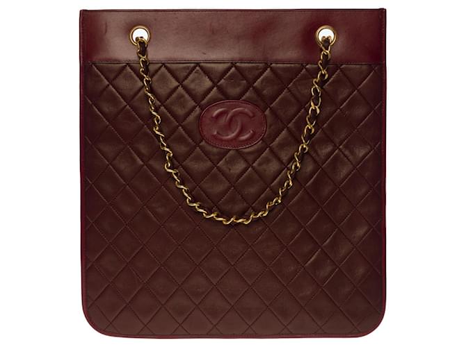 Superb Chanel flat pouch bag in burgundy quilted lambskin, garniture en métal doré Dark red Leather  ref.515326