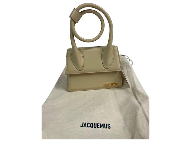 Jacquemus Le Chiquito Noeud Tasche aus beigem Leder in ausgezeichnetem Zustand Fleisch  ref.515344