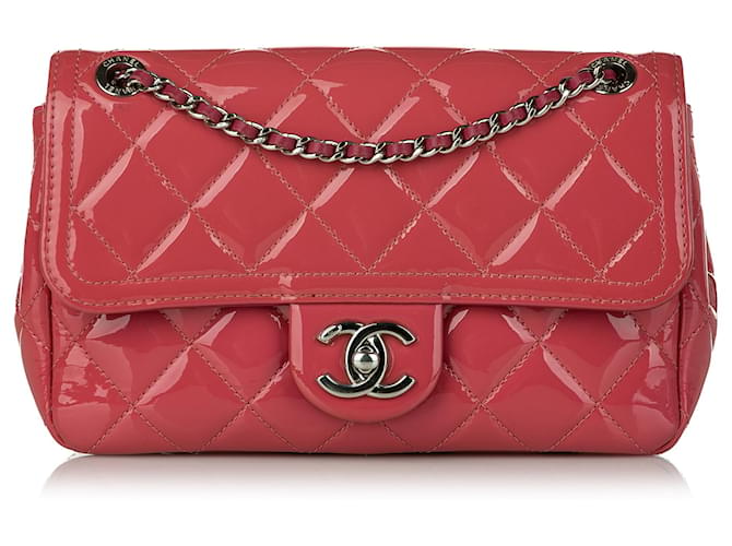 Bolsa Chanel Red Coco Shine com aba de couro envernizado Vermelho  ref.515440