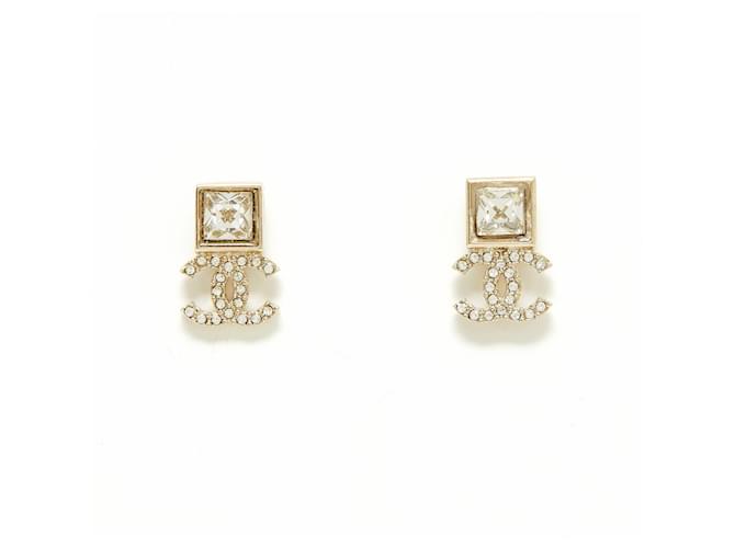 Chanel GOLDEN SQUARE STUD AND CC Metal  ref.515942