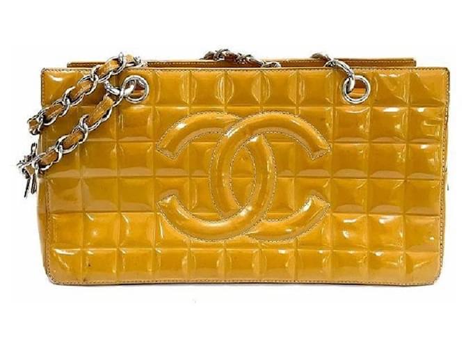 *[Used] Chanel Chain Shoulder Bag Chocobar Enamel Patent Leather Camel Tote Bag Yellow  ref.516019