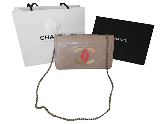 Wallet On Chain Chanel Lipstick White Patent leather  ref.516248