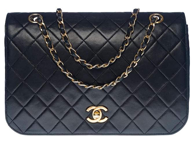 Splendide sac à main Chanel Classique Full flap en cuir matelassé noir, garniture en métal doré  ref.516434